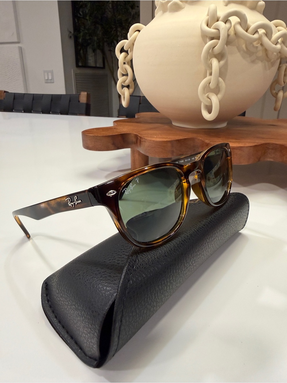 New Ray-Ban Polarized Sunglasses - Picture 2 of 10